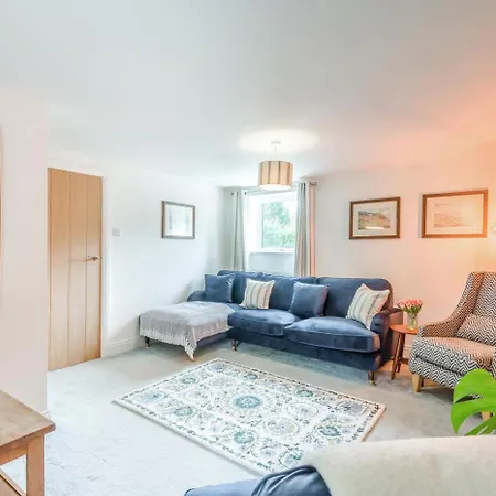 4 Bed In Ainthorpe Oc-m45794 * Danby